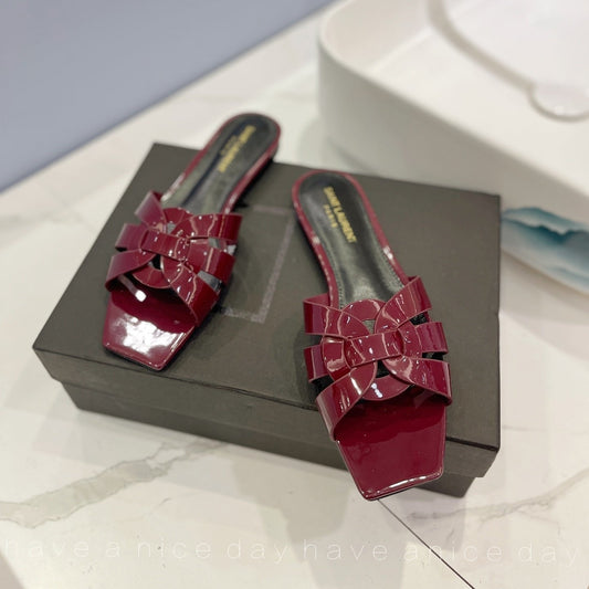 SL TRIBUTE SLIPPERS GLOSSY BERRY CALFSKIN