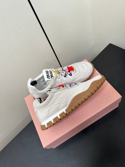 TYRE SNEAKERS IN OFF WHITE TECHNICAL FABRIC AND SUEDE WITH STICKER